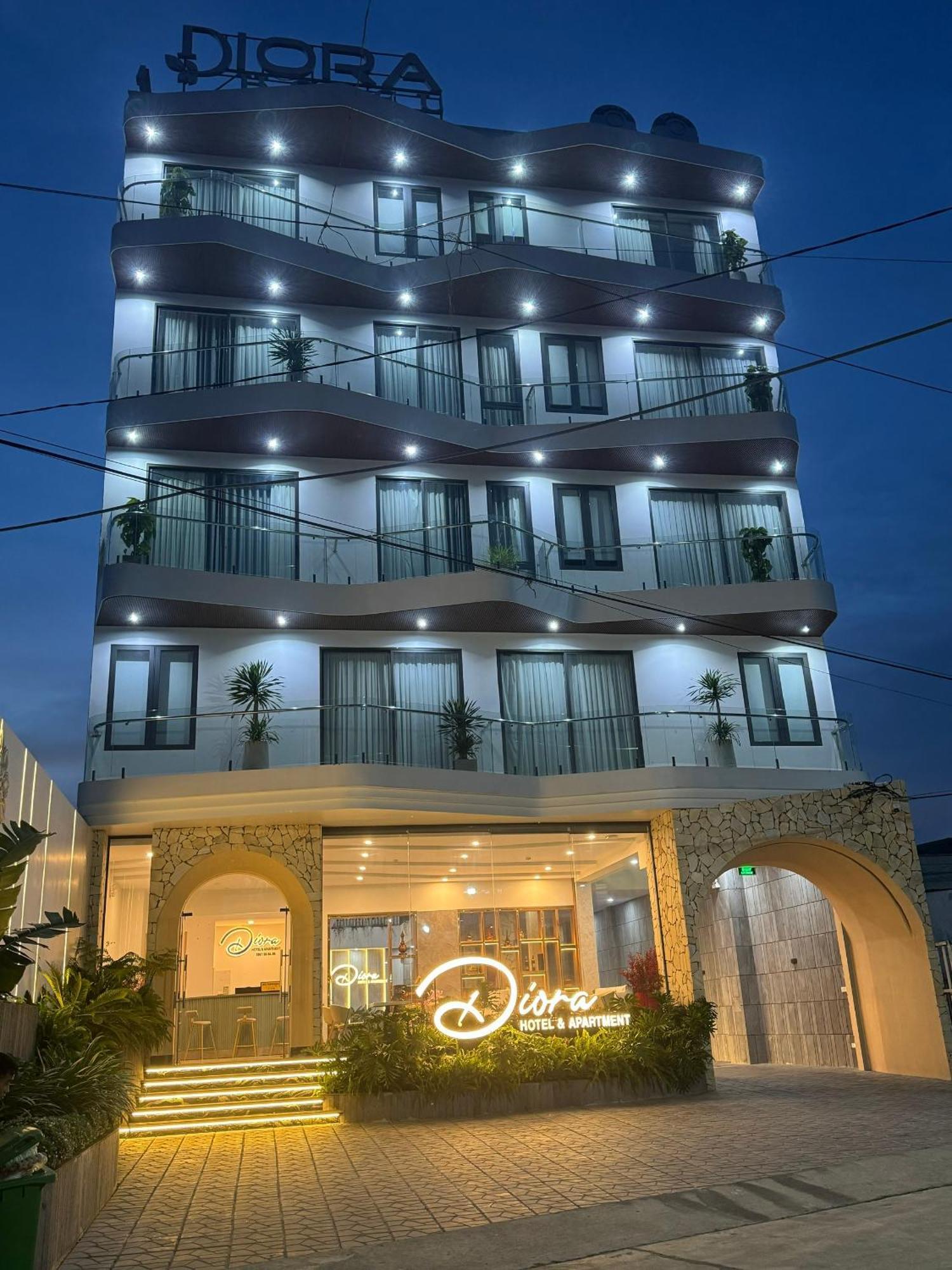 Diora Hotel Pleiku By Hos ภายนอก รูปภาพ
